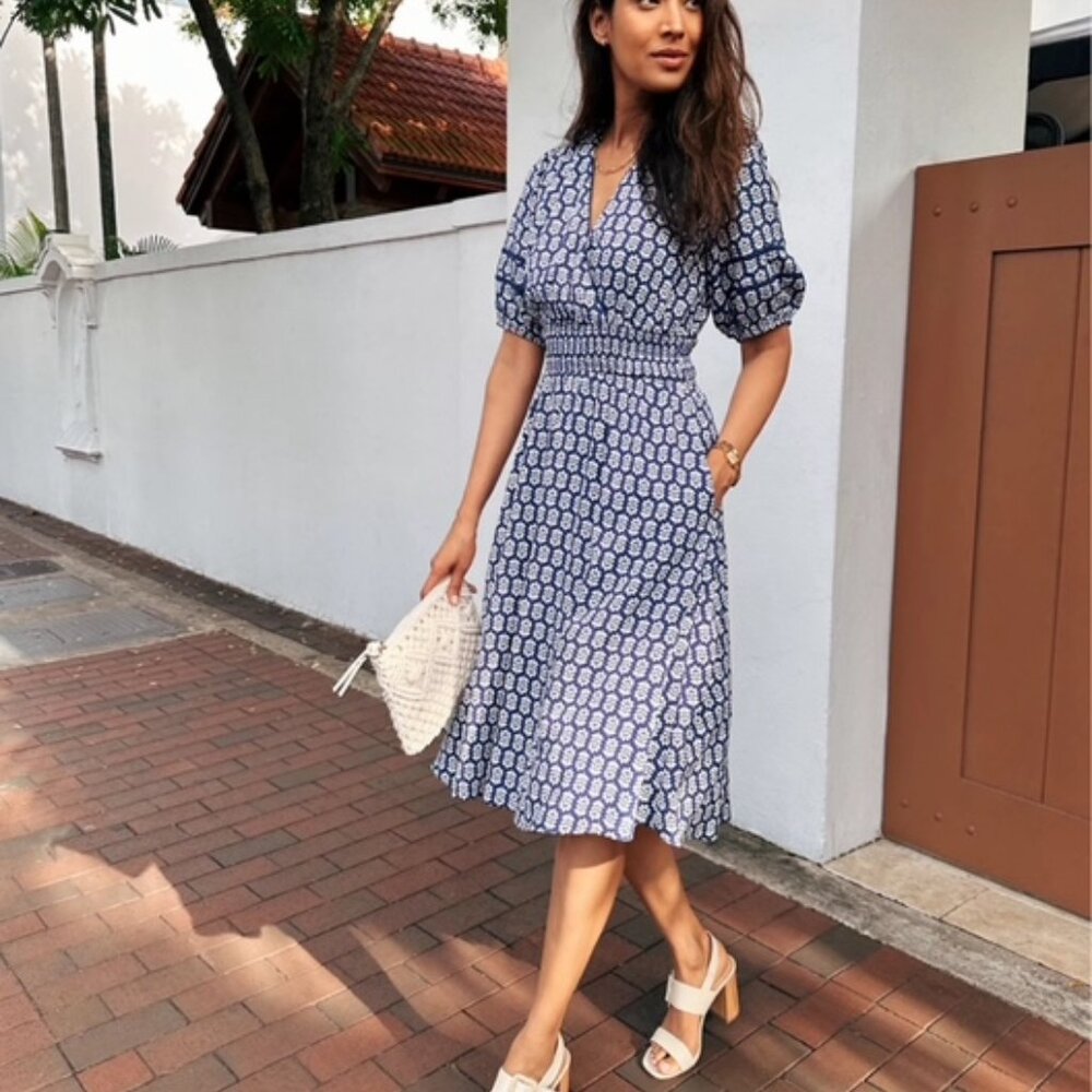 Draper James Blue and White short Sleeve Smocked Waist Dress Size MED